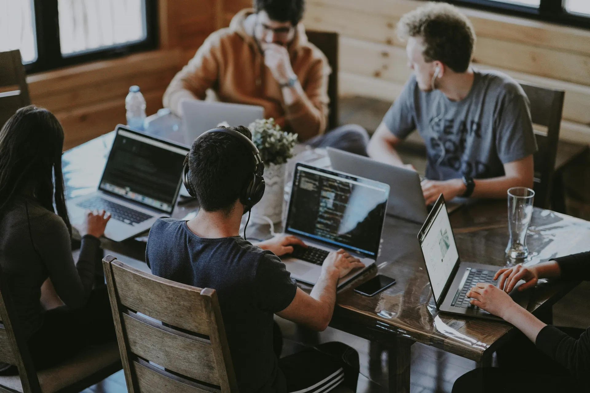 When Should a Startup Hire a Fractional CTO?